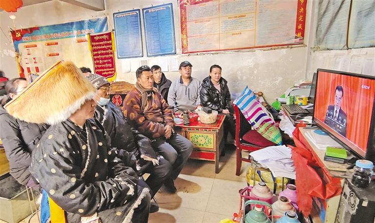 རྒྱལ་ཡོངས་མི་དམངས་འཐུས་ཚོགས་སྐབས་བཅུ་གསུམ་པའི་ཚོགས་འདུ་ཐེངས་ལྔ་པ་འགོ་ཚུགས་པས་རང་ལྗོངས་སུ་ཚུར་སྣང་ལན་ཆ་ཆེན་པོ་བྱུང་བ།