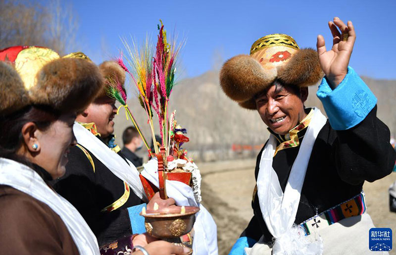 བོད་ལྗོངས་ས་ཆ་ཁག་ནས་དཔྱིད་རྨོད་འགོ་ཚུགས་པ། 