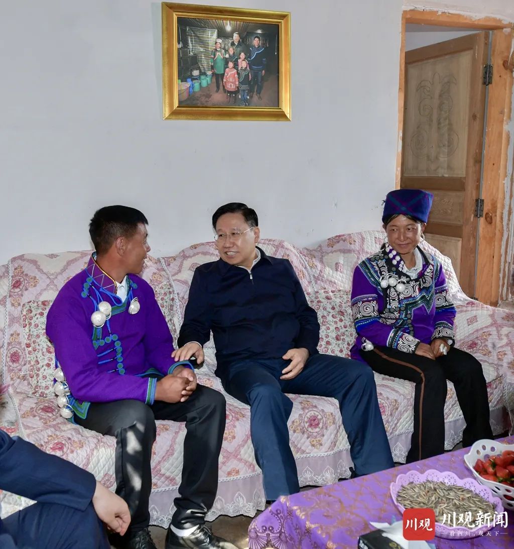 ཝང་ཞའོ་ཧུའེ་ལིའང་ཧྲན་ཁུལ་ལ་རྟོག་ཞིབ་ཏུ་ཕེབས།