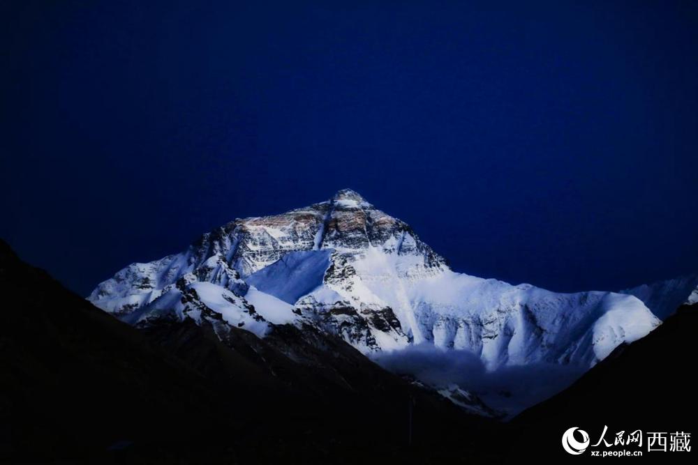ཇོ་མོ་གླང་མའི་གཟི་ཉམས། 