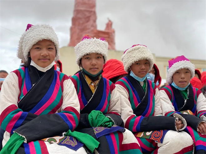 དཔལ་མགོན་གྱི་གཞས་ཆེན། བྱང་ཐང་གི་འོད་མདངས་བཀྲ་བའི་མུ་ཏིག