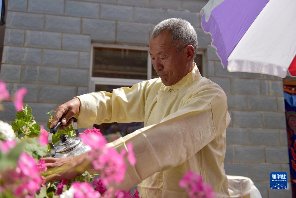 མིའི་མིང་ལས་གངས་ལྗོངས་ས་མཐོའི་འཕོ་འགྱུར་ཆེན་པོ་མངོན་པ།