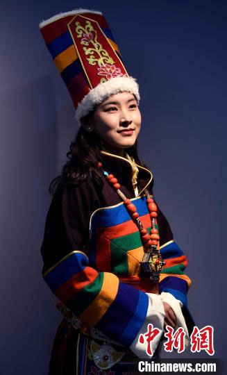 མཛེས་པའི་བོད་ཀྱི་རྒྱན་གོས།