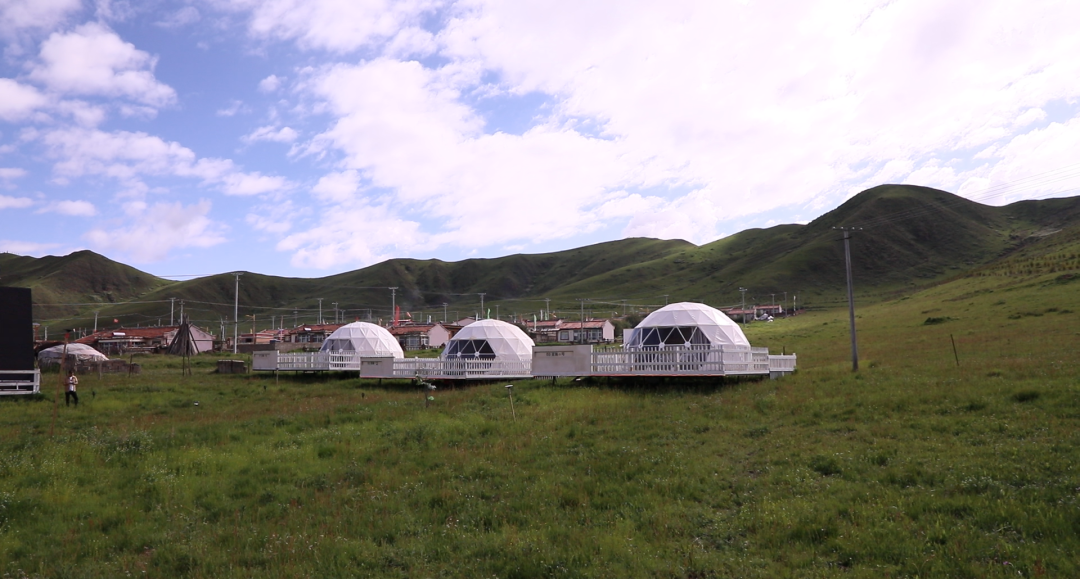 མཉམ་སྡེབ་དཔལ་འབྱོར། དམངས་ལ་ཁེ་ཕན་སྐྲུན་པའི་ཐབས་བཟང་། 