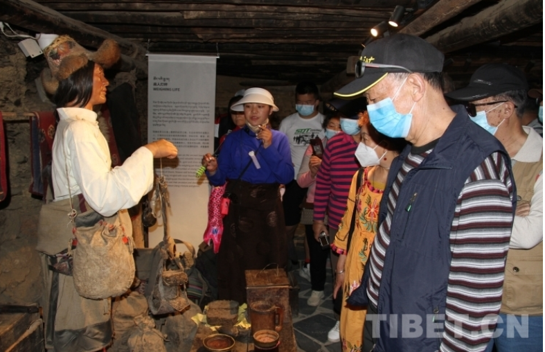 དབྱར་གཞུང་གི་ལི་ཐང་རྩྭ་ཐང་ལ་ཡུལ་སྐོར་བ་མང་པོ་ཐོན། 