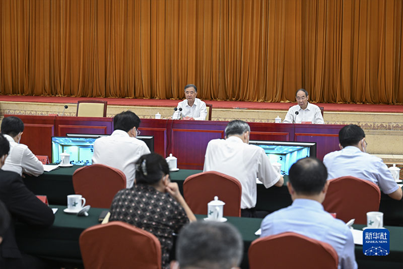 ཁ་གཏད་བོད་སྐྱོར་ལས་དོན་ཚོགས་འདུ་ཐེངས་གསུམ་པ་འཚོགས་པ།