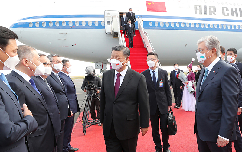 ཞི་ཅིན་ཕིང་གིས་ཧ་སག་སི་ཐན་སྤྱི་མཐུན་རྒྱལ་ཁབ་ལ་རྒྱལ་དོན་འཚམས་འདྲི་གནང་བ།