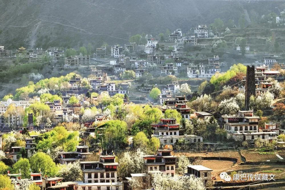 མཛེས་ཉམས་དཔལ་གྱིས་ཕྱུག་པའི་ཡུལ་སྡེ་སྐྱིད།