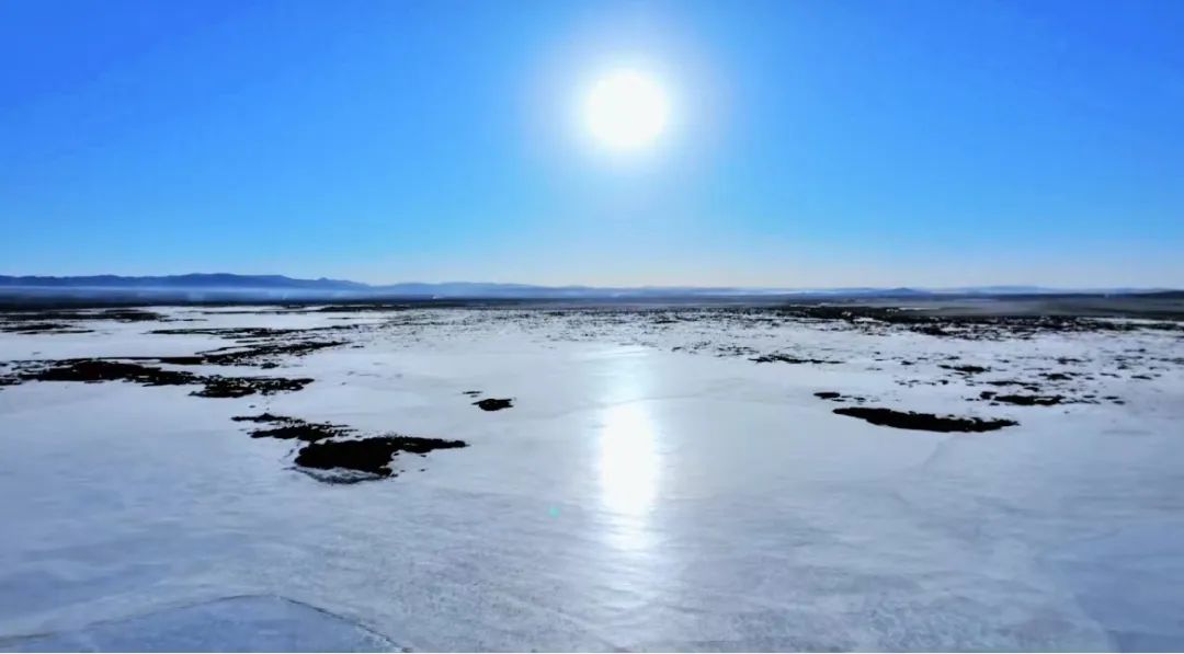 མཛོད་དགེ་རྩྭ་ཐང་ཆེན་མོར་ཆབ་རོམ་གྱི་མེ་ཏོག་རྣམ་པར་བཞད།