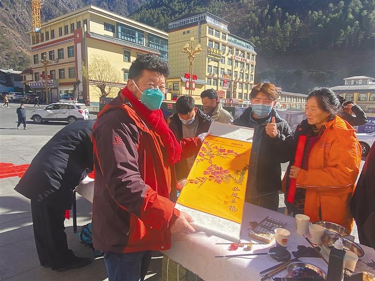 པིར་རྩལ་ལ་བརྟེན་ནས་དཔྱིད་གསར་གྱི་སྨོན་འདུན་བཟང་པོ་མཚོན་པར་བྱས།