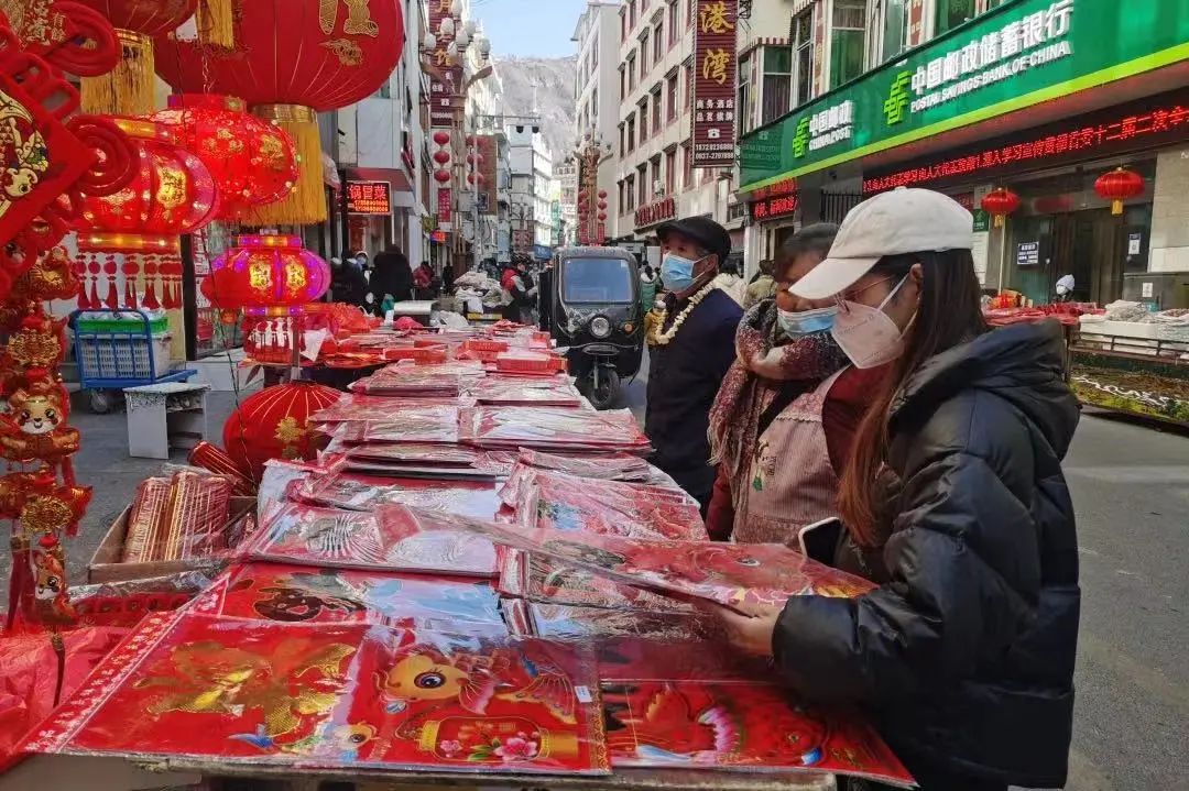 རྔ་བ་ཁུལ་གྱིས་དཔྱིད་གསར་དུས་ཆེན་ལ་གྲ་སྒྲིག་བྱེད་བཞིན་པ།