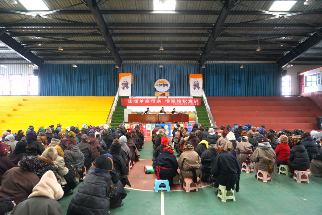 ཧུང་ཡོན་རྫོང་གིས་མ་བུ་ཁེར་འདུག་གི་ཁེ་དབང་སྲུང་སྐྱོང་བྱ་བའི་ཤེས་བྱའི་ཆེད་དོན་འཆད་ཁྲིད་བྱེད་སྒོ་སྤེལ།