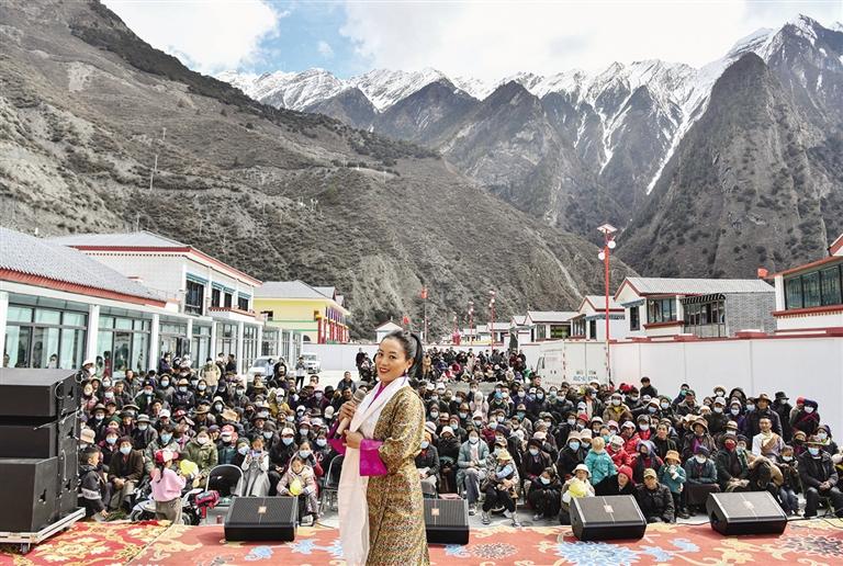 སྡོད་ཁང་གསར་པར་སྤོས་ནས་ལོ་གསར་གཏོང་།