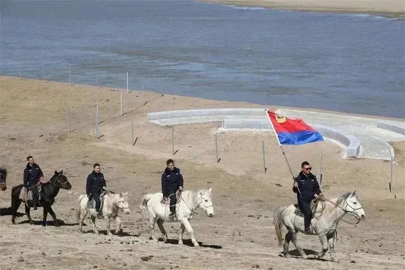 ཁྲིམས་སྐྱོང་སྟོབས་ཤུགས་ཀྱིས་མ་ཡུམ་ཆུ་བོ་སྲུང་སྐྱོང་བྱེད་མགོ་བརྩམས།