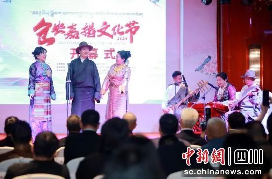 ཚངས་དབྱངས་རྒྱ་མཚོའི་རིག་གནས་དུས་ཆེན་ཁྲེང་ཏུའུ་རུ་འཚོགས།
