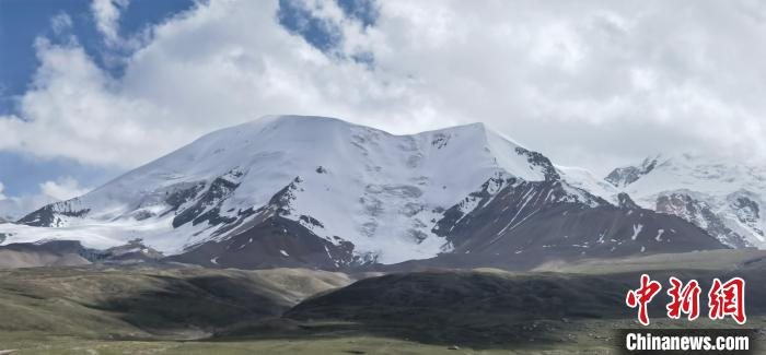 མགོ་ལོག་གི་ཡུལ་སྐོར་ཐད་ཧྲང་ཧའེ་ཡིས་རྒྱབ་སྐྱོར་ཤུགས་ཆེན་བྱས་པ།