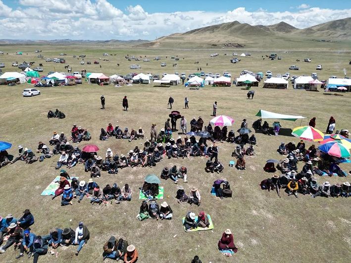 མཛོད་དགེ་རྫོང་གིས་རྟ་རྒྱུག་དུས་ཚིགས་བསུས།