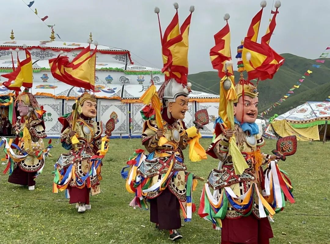 གླིང་རྗེ་འཁྲུངས་ཡུལ་གྱི་སྐབས་དང་པོའི་རིག་གནས་སྒྱུ་རྩལ་དུས་ཆེན་སྡེ་དགེའི་ཨ་ཕྱུག་རྩྭ་ཐང་དུ་སྤེལ་བ།