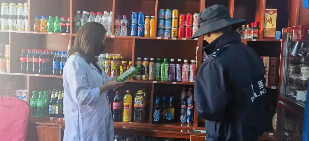 ཡུལ་སྐོར་རྫོགས་ལྡན་དུས་སྐབས་འདིར་ཐེ་བོ་གྲོང་རྡལ་གྱིས་བཟའ་ཆས་བདེ་འཇགས་ལ་ཆེད་དམིགས་ཞིབ་བཤེར་གནང་།