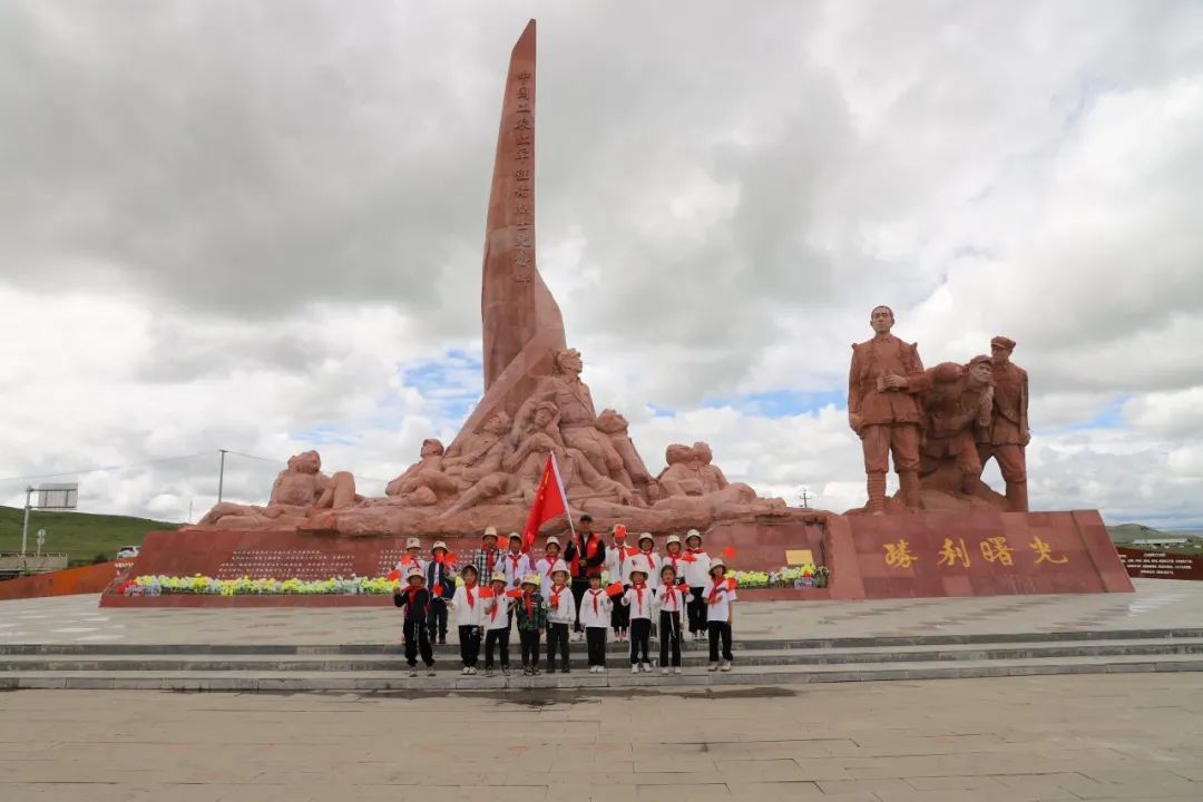 མཛོད་དགེ་རྫོང་བུད་མེད་མཉམ་འབྲེལ་ལྷན་ཚོགས་ཀྱིས་ལོ་ཆུང་བྱིས་པའི་སེམས་པ་ཏང་ལ་ཕྱོགས་ཤིང་བདེ་ཐང་འཚར་ལོངས་ལ་ཐུགས་ཁུར་བྱེད་ཅེས་པའི2023ལོའི་དབྱར་གནང་གི་བྱིས་པར་གཅེས་སྐྱོང་གནང་བའི་བྱེད་སྒོ་སྤེལ།