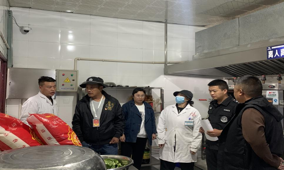 བདེ་འཇགས་གསུམ་གཙིགས་འཛིན་གྱིས་སློབ་གྲྭའི་བདེ་འཇགས་འགན་བླངས།