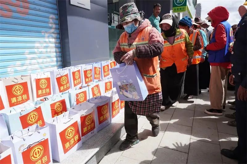 མཛོད་དགེ་རྫོང་སྤྱི་ཁྱབ་བཟོ་ཚོགས་ཀྱིས2023ལོའི་དྭངས་བསིལ་དབྱར་སྐྱེལ་བྱེད་སྒོ་སྤེལ།
