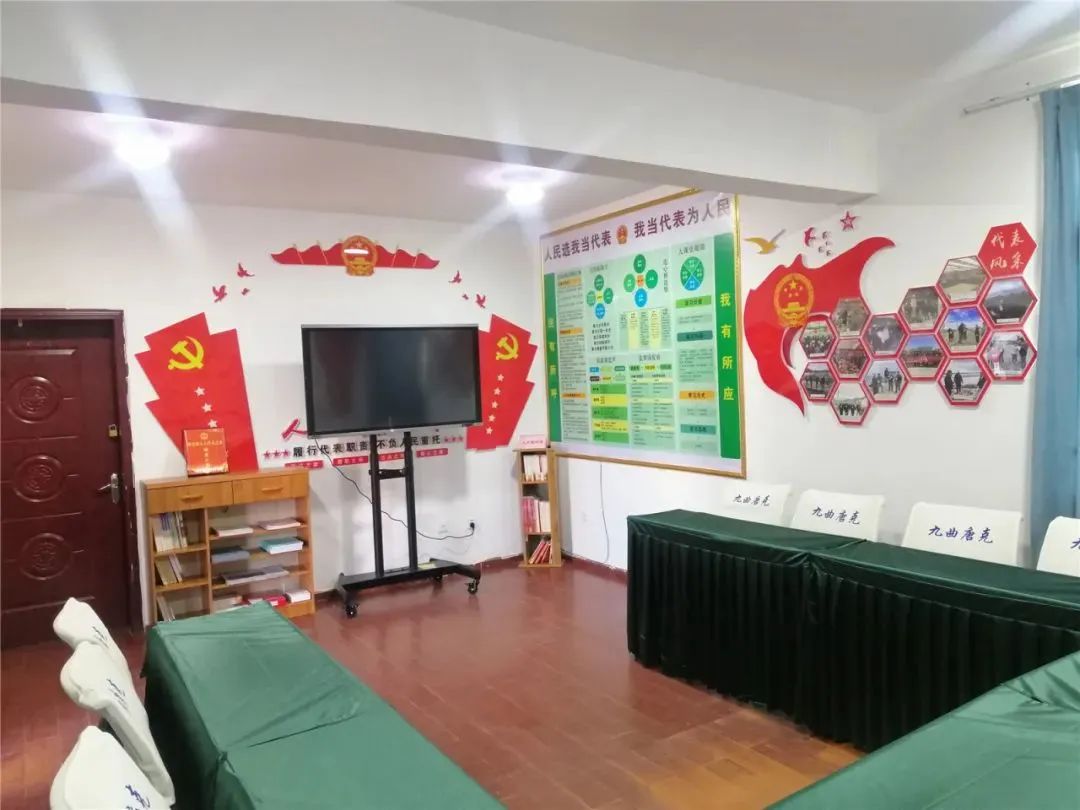 ཐང་སྐོར་གྲོང་རྡལ་གྱིས་དམངས་ཆེན་ས་ཚིགས་འཛུགས་པར་ཤུགས་སྣོན་སྒོས་གཞི་རིམ་རྨང་གཞི་ཇེ་བརྟན་དུ་བཏང་།