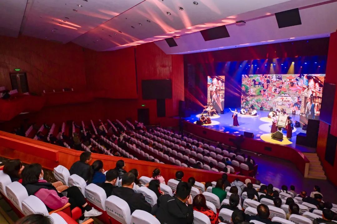 སྡེ་དགེ་རྫོང་གིས་ཀྲེ་ཅང་ཧྥུ་དབྱང་དུ་རིག་གནས་ཀྱི་ལེགས་སྐྱེས་གྱ་ནོམ་པ་ཕུལ།
