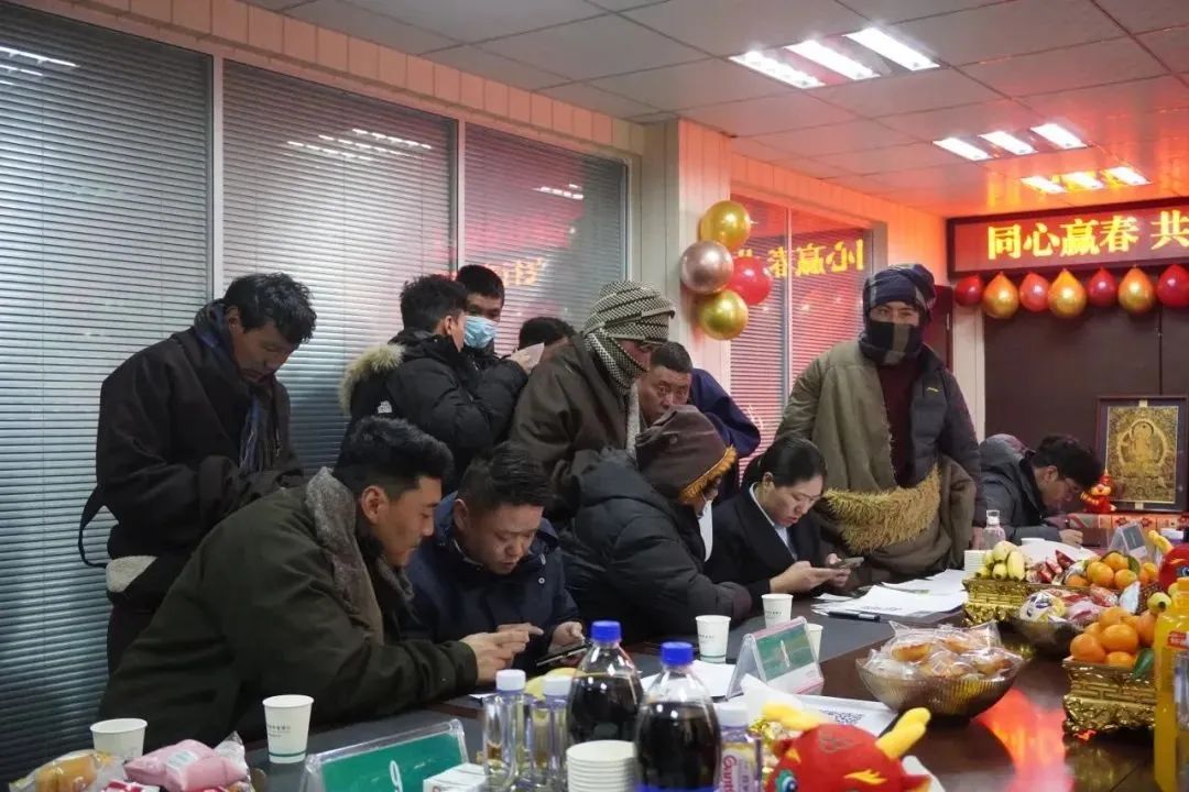མཛོད་དགེ་རྫོང་ཞིང་ལས་དངུལ་ཁང་གིས་དཔྱིད་ཟླ་བསུ་བའི་ལས་སྒོ་སྤེལ།