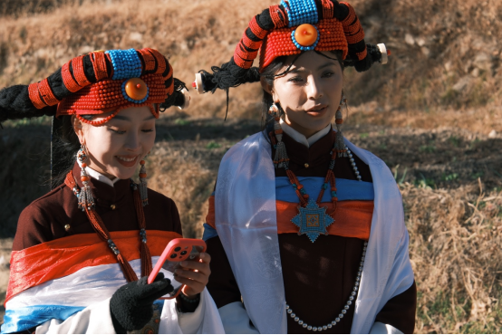 ཁྱེད་རང་རོང་བྲག་ལ་ཕེབས་ཨེ་མྱོང་། ཡུལ་འདིའི་མཛེས་མའི་ལུང་པ་ཨེ་ཤེས།