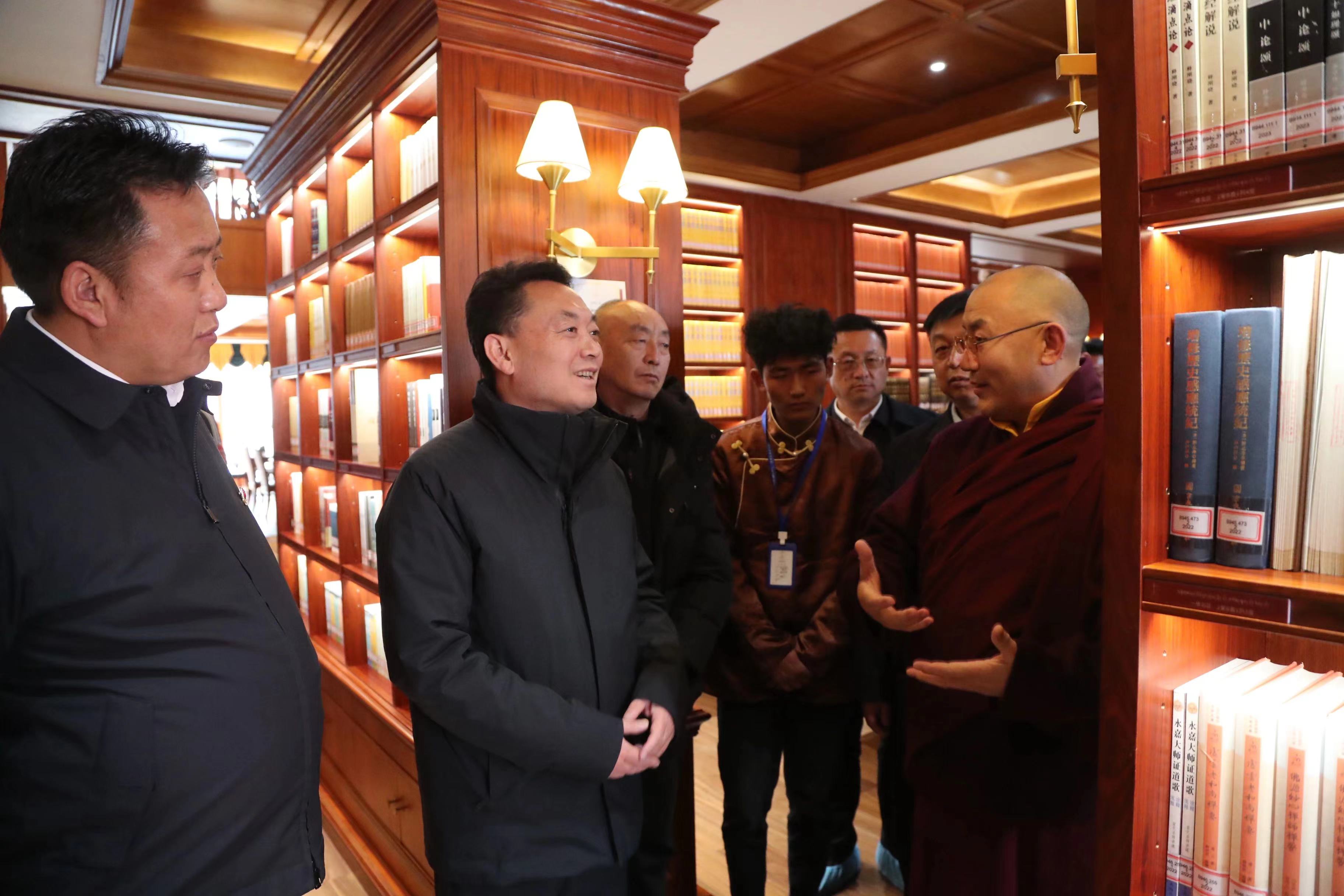 ཧྲེན་དབྱང་གིས་དཀར་མཛེས་ཁུལ་གྱི་བྱང་རྒྱུད་སྡེ་ཁུལ་དུ་རྟོག་ཞིབ་གནང་།