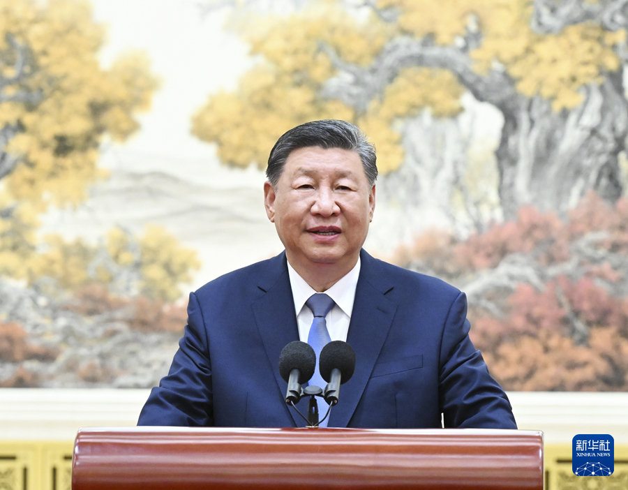 ཞི་ཅིན་ཕིང་གིས་ཨོ་རྩལ་འགྲན་ཚོགས་ཀྱི་འཐུས་མི་ཚོགས་པར་མཇལ་འཕྲད་གནང་།