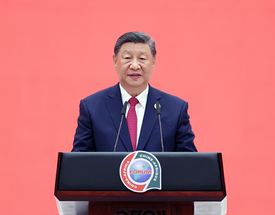 ཞི་ཅིན་ཕིང་ནས་རྒྱལ་སྤྱིའི་སྐུ་མགྲོན་ལ་དགའ་བསུའི་གསོལ་སྟོན་བཤམས། 
