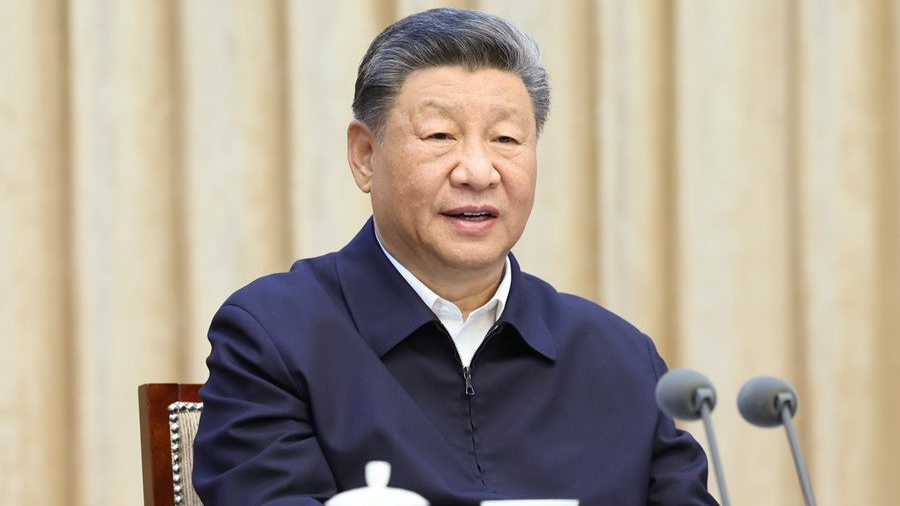 ཞི་ཅིན་ཕིང་གིས་རྨ་ཆུ་འབབ་རྒྱུད་ཀྱི་སྐྱེ་ཁམས་སྲུང་སྐྱོང་དང་སྤུས་ཚད་མཐོ་བའི་འཕེལ་རྒྱས་ལ་ཕྱོགས་ཡོངས་ནས་སྐུལ་འདེད་གཏོང་བའི་བཞུགས་མོལ་ཚོགས་འདུ་གཙོ་སྐྱོང་གནང་སྐབས་ནན་བཤད་གནང་དོན། ཕྱོགས་ཡོངས་ནས་སྒྱུར་བཅོས་ཟབ་གཏོང་སྒུལ་ཤུགས་སུ་བྱས་ཏེ་རྨ་ཆུ་འབབ་རྒྱུད་ཀྱི་སྐྱེ་ཁམས་སྲུང་སྐྱོང་དང་སྤུས་ཚད་མཐོ་བའི་འཕེལ་རྒྱས་ཀྱི་རྣམ་པ་གསར་པ་གཏོད་དགོས།