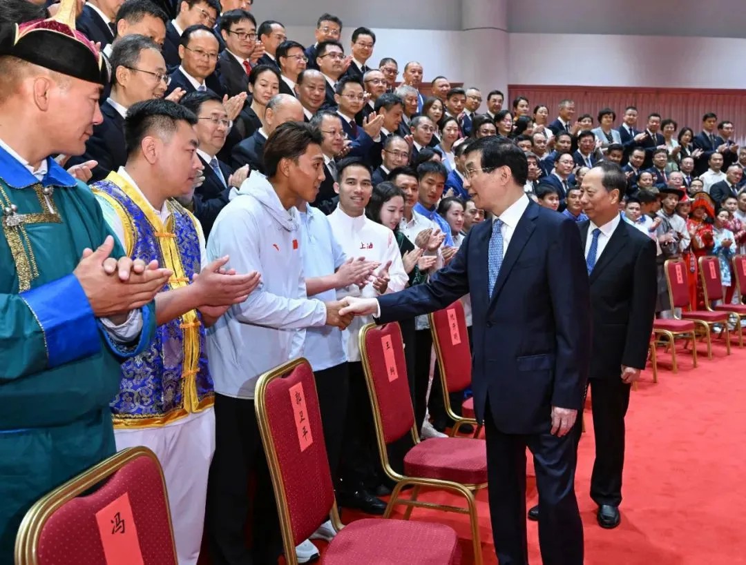 སྐབས་12པའི་གྲངས་ཉུང་མི་རིགས་སྲོལ་རྒྱུན་ལུས་རྩལ་འགྲན་ཚོགས་འགོ་ཚུགས།